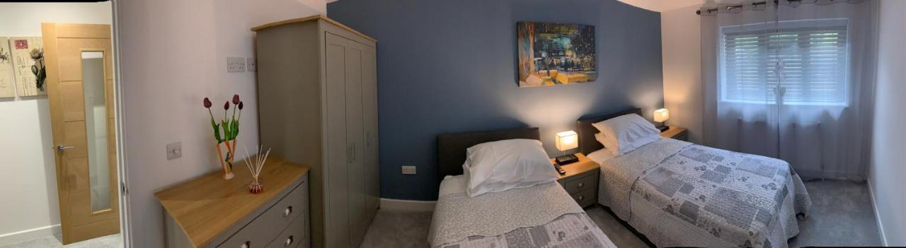 A Bit On The Side 2! Apartman Westerham Kültér fotó